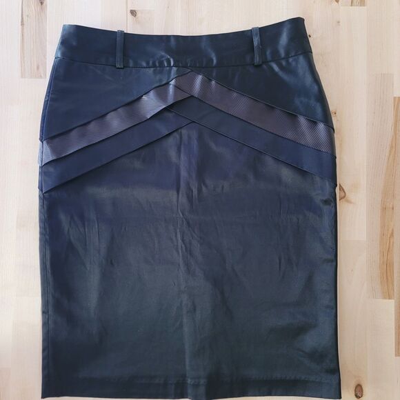 Diane Von Furstenberg Dresses & Skirts - Pencil Skirt Black SZ 4 Shiny Side Zipper Sexy Dressy